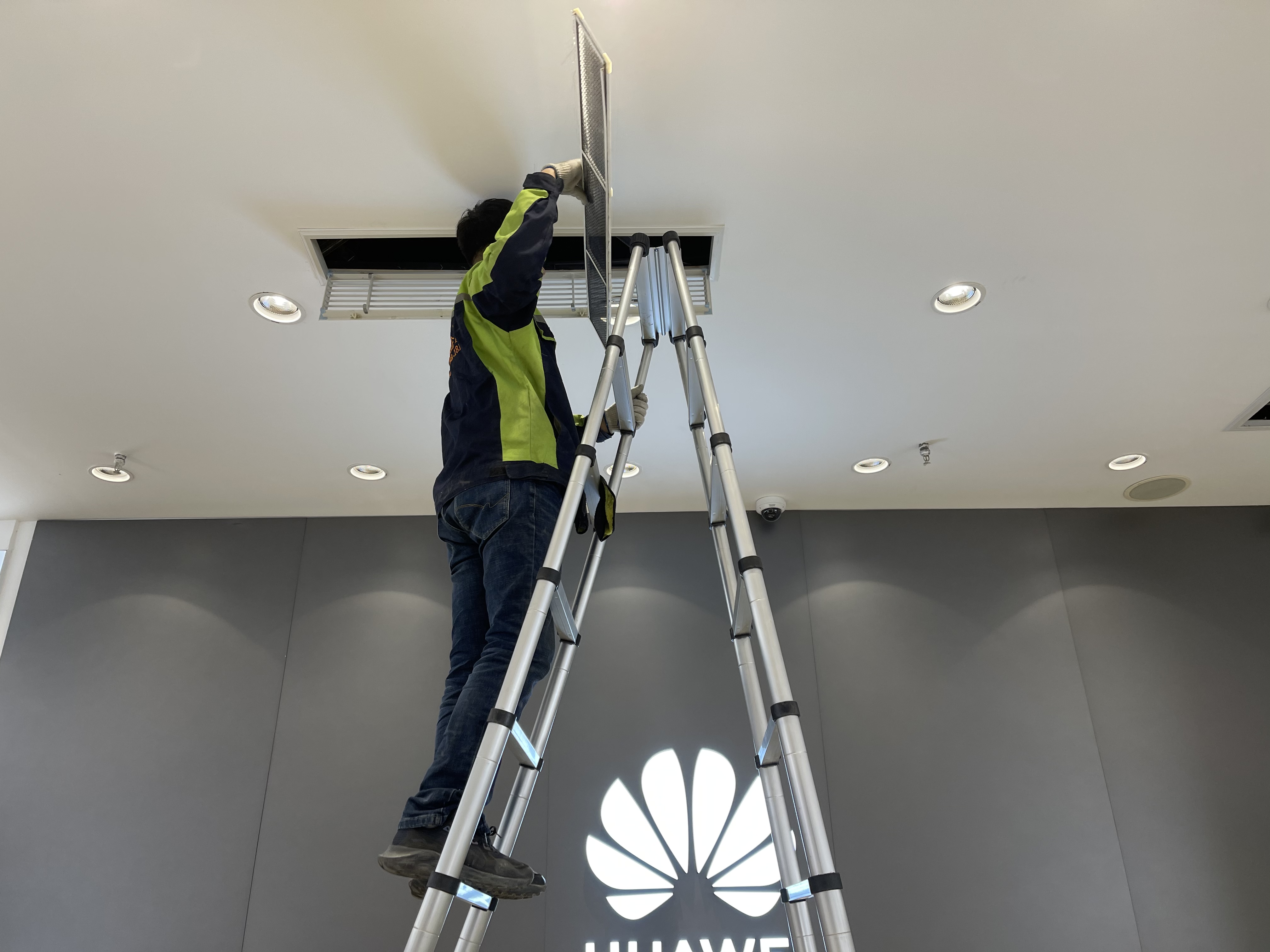 <b>企業商用中央空調具體特點，4個專業優勢介紹</b>