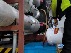 <b>物業辦公樓中央空調水冷機組制冷效果差什么原因？</b>