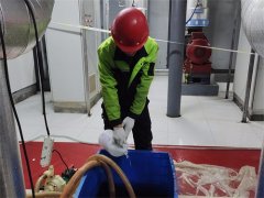 解鎖工業中央空調清洗保養，化學清洗和物理清洗有什么特點？