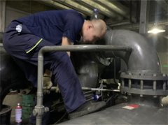 西安中央空壓機常見故障 漏水怎么維修如何更換設備